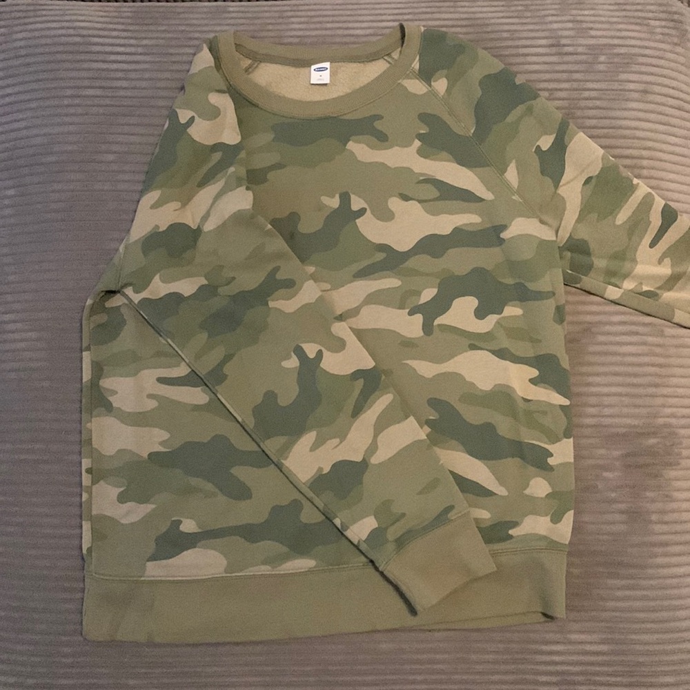 Old navy camo sweatshirt